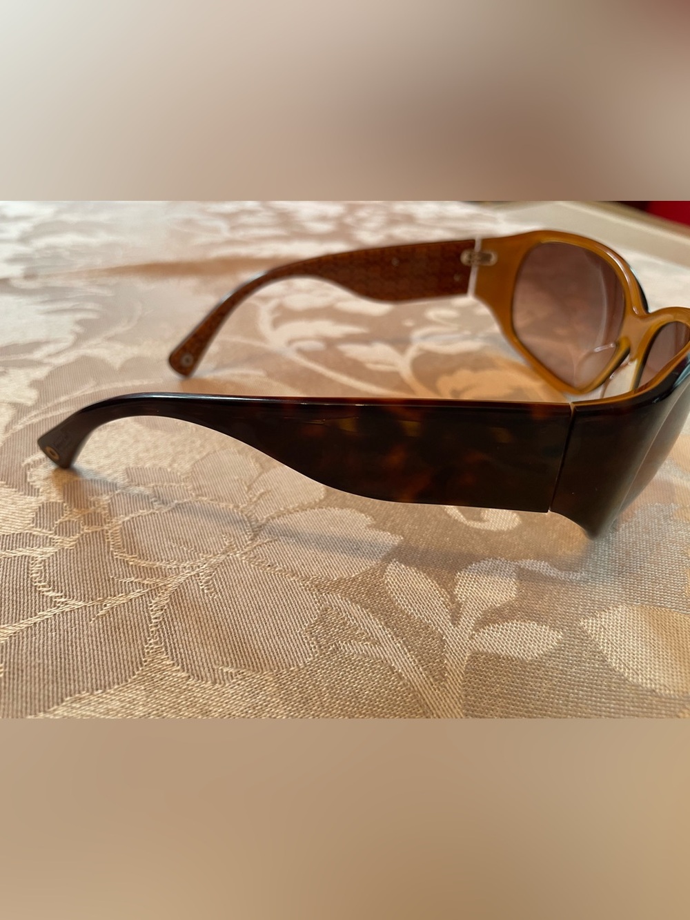 Coach Women's Tortoiseshell Brown Gradient Sunglasses - Picture 3 of 6